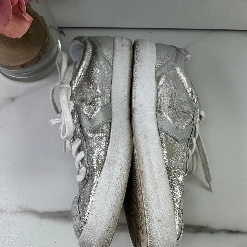 Converse All Star Chuck Taylor Silver Metallic Low‎ Top Sneakers Size 6.5 Comfot